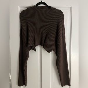 Grey Bandit cropped sweater